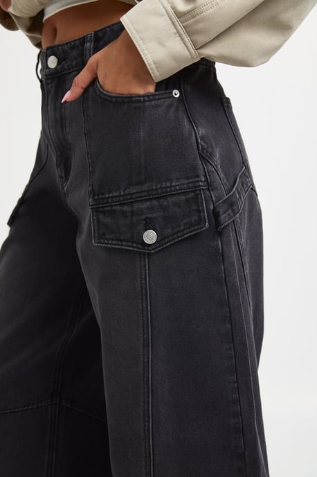Mid Waist Cargo Utility Barrel Jean - Image 4