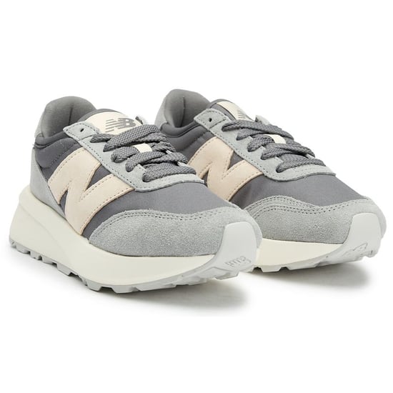 New Balance 370 Trainers - Image 2