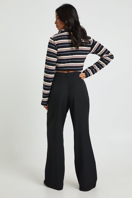 Petite Boohoo Basics Tailored Flare Trouser - Image 2