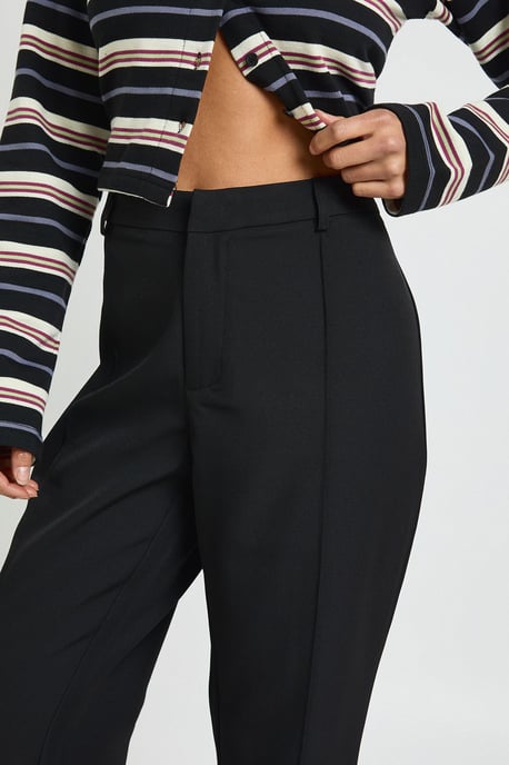 Petite Boohoo Basics Tailored Flare Trouser - Image 4
