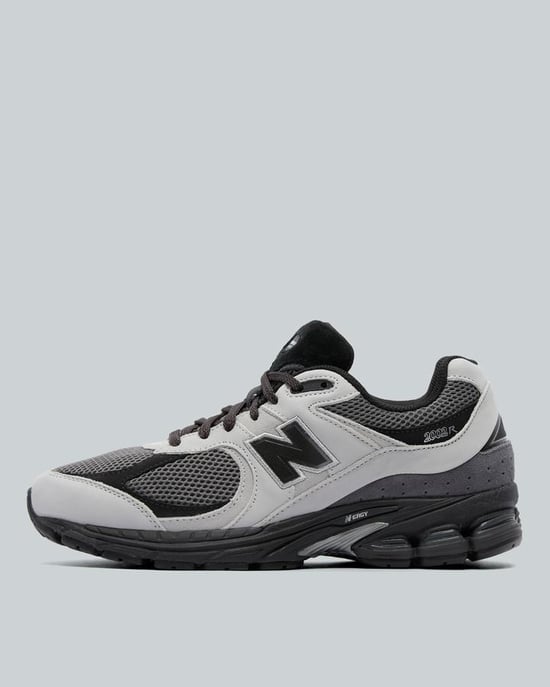 2002R Trainer - Image 1