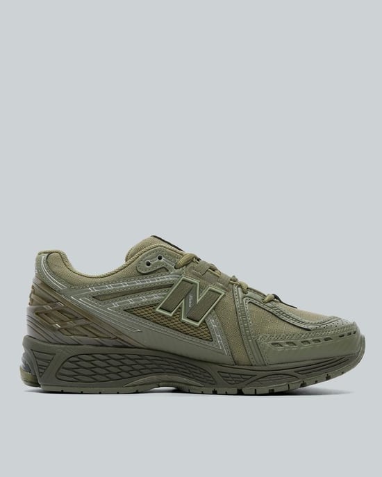 1906R Trainer - Image 3