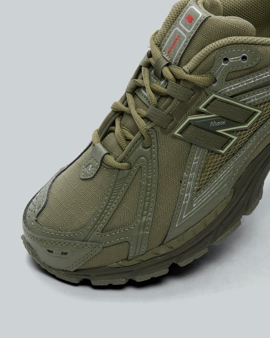 1906R Trainer - Image 5