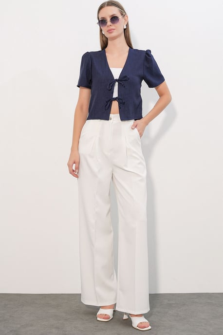 Textured V-Neck Linen Blend Crop Top - Image 2