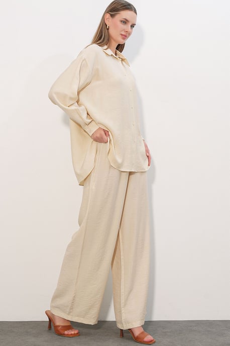 Textured Button-Up Long Sleeve Shirt - Image 2