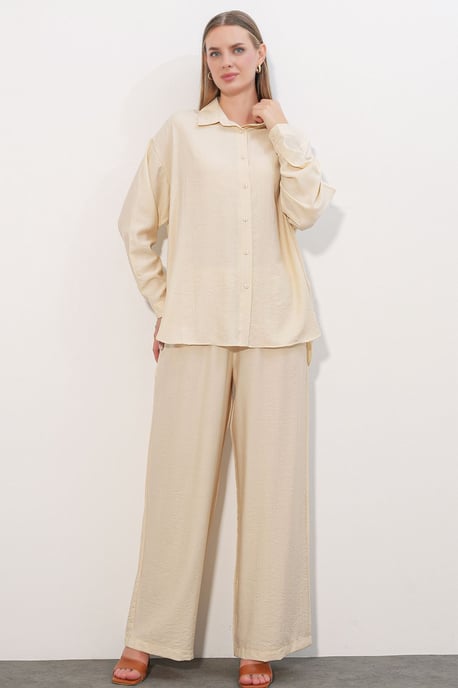Textured Button-Up Long Sleeve Shirt - Image 3