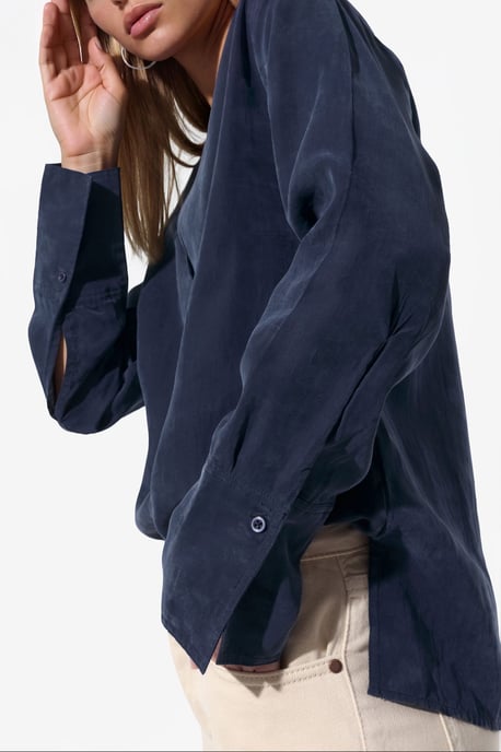 Women's Tencel-Blend Shirt - Image 4