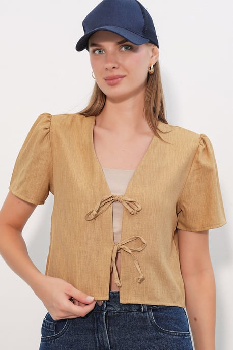 Textured V-Neck Linen Blend Crop Top - Image 3