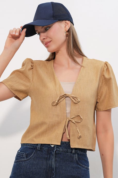 Textured V-Neck Linen Blend Crop Top - Image 4