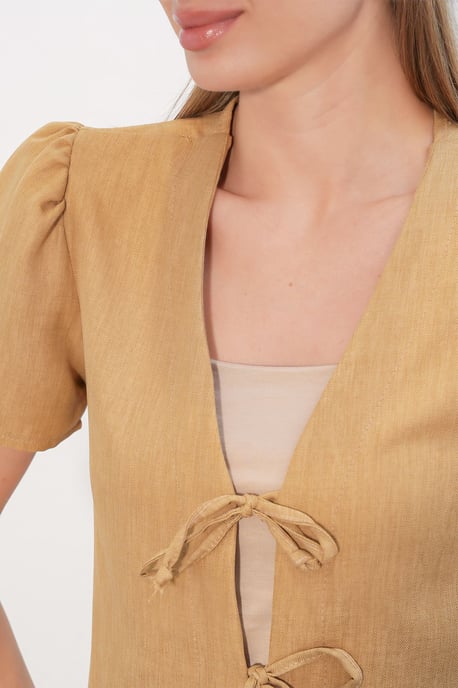 Textured V-Neck Linen Blend Crop Top - Image 5