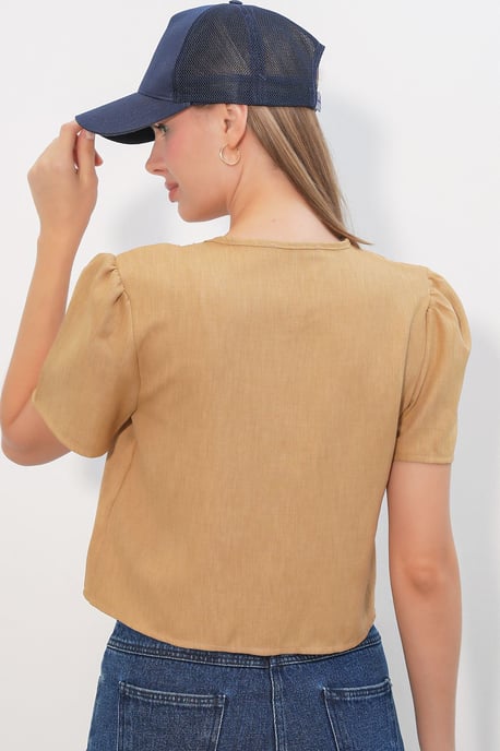 Textured V-Neck Linen Blend Crop Top - Image 6