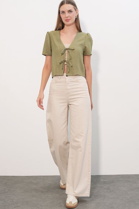 Textured V-Neck Linen Blend Crop Top - Image 2