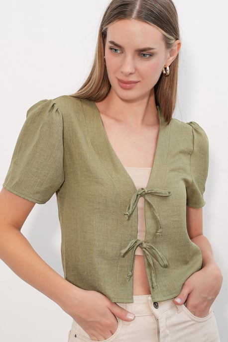 Textured V-Neck Linen Blend Crop Top - Image 3