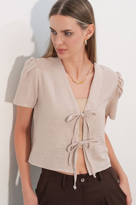 Textured V-Neck Linen Blend Crop Top - Image 1
