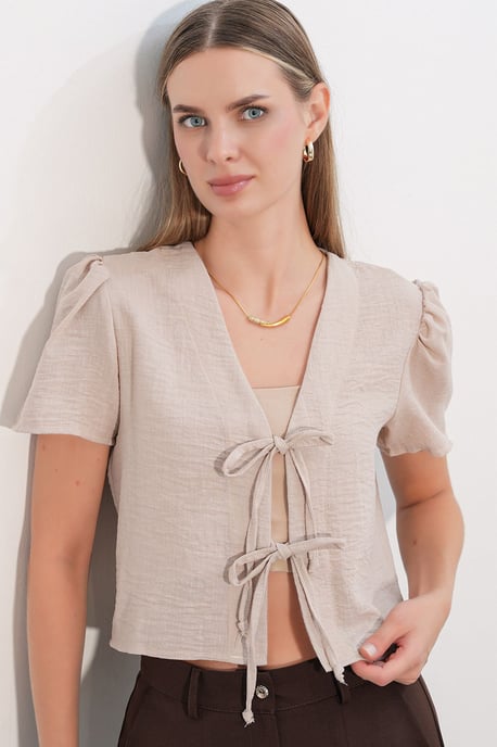 Textured V-Neck Linen Blend Crop Top - Image 3