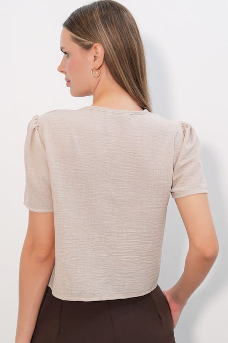 Textured V-Neck Linen Blend Crop Top - Image 6