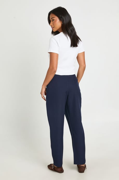 Petite Boohoo Basics Tailored Tapered Trouser - Image 2