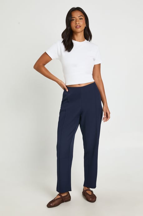 Petite Boohoo Basics Tailored Tapered Trouser - Image 3