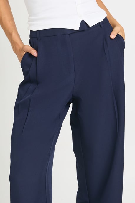 Tall Boohoo Basics Tailored Wide Leg Trouser - Image 4