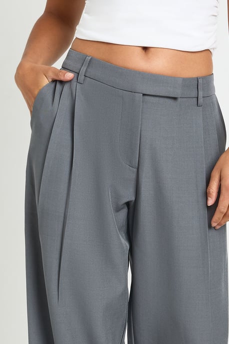 Petite Boohoo Basics Tailored Wide Leg Trouser - Image 4