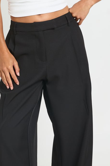 Petite Boohoo Basics Tailored Wide Leg Trouser - Image 4