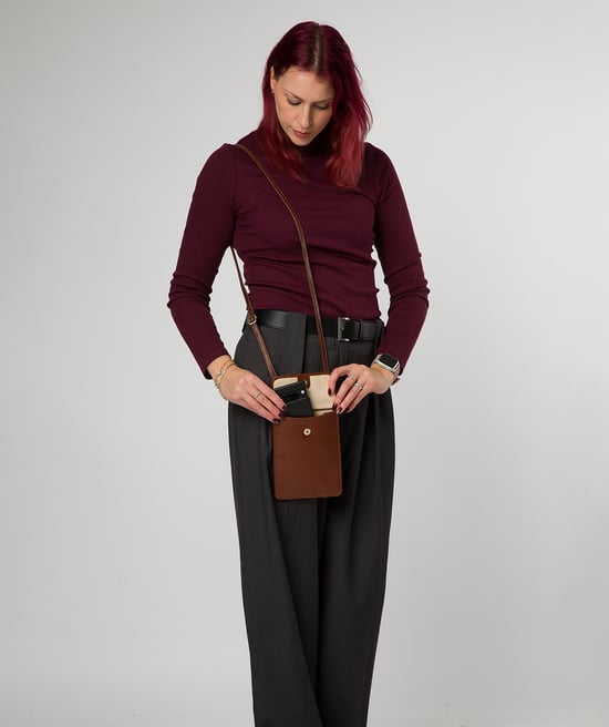 'Izara' Black Leather Cross Body Phone Bag - Image 6