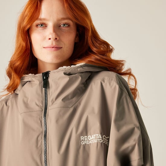 Regatta Outdoor Active Unisex Waterproof Zip Beach Surfing Changing Robe - Image 2