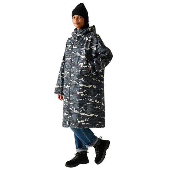 Regatta Outdoor Active Unisex Waterproof Zip Beach Surfing Changing Robe - Image 1