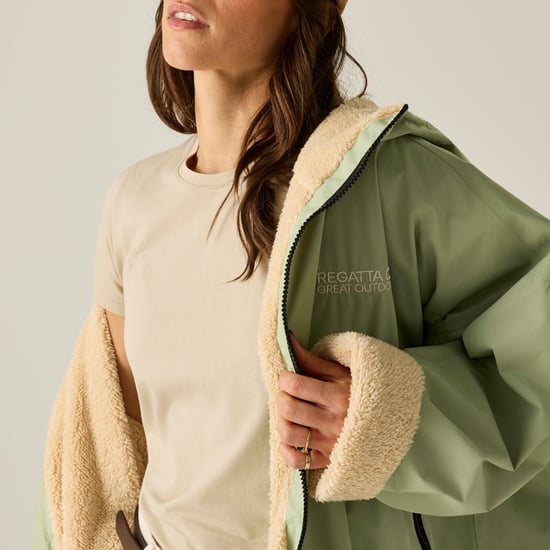 Regatta Outdoor Active Unisex Waterproof Zip Beach Surfing Changing Robe - Image 5