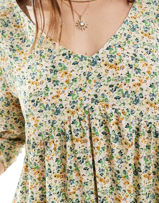JDY v neck mini smock dress in green ditsy floral print - Image 2