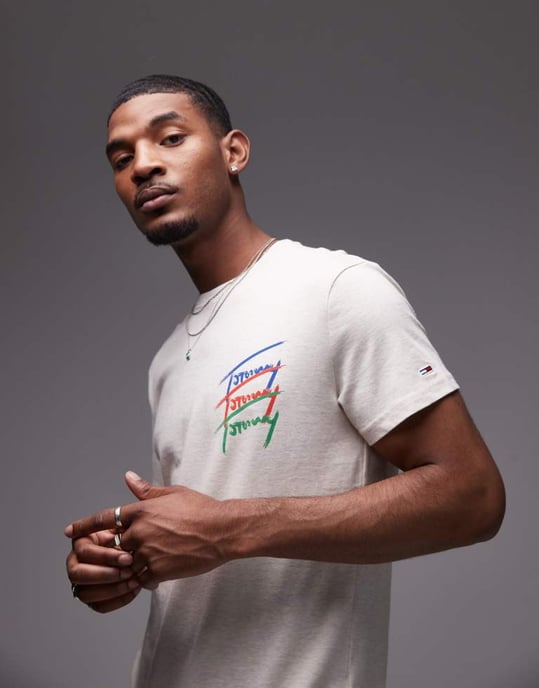 Tommy Jeans repeat signature back print t-shirt in oat marl - Image 4