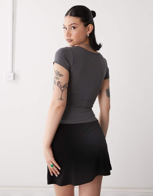 Motel machiko plunge front wrap top in charcoal grey - Image 4