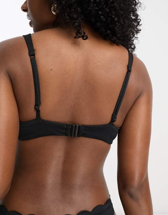 Hunkemoller scallop underwire high apex bikini top in black - Image 4