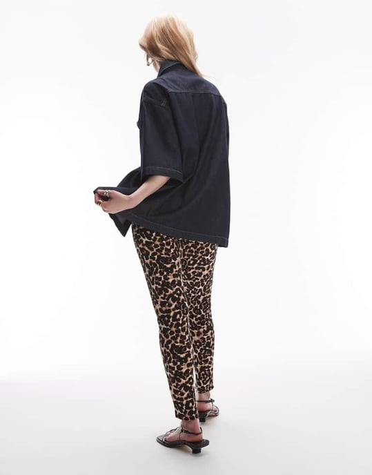 Topshop Petite leopard print legging in brown - Image 4