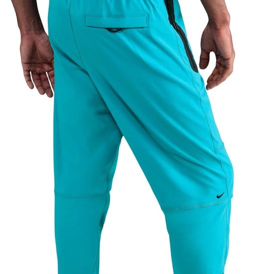 Nike Tech Woven Dusty Cactus-byxor - Image 4