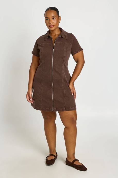 Plus Short Sleeve Zip Front Denim Dress - Image 3