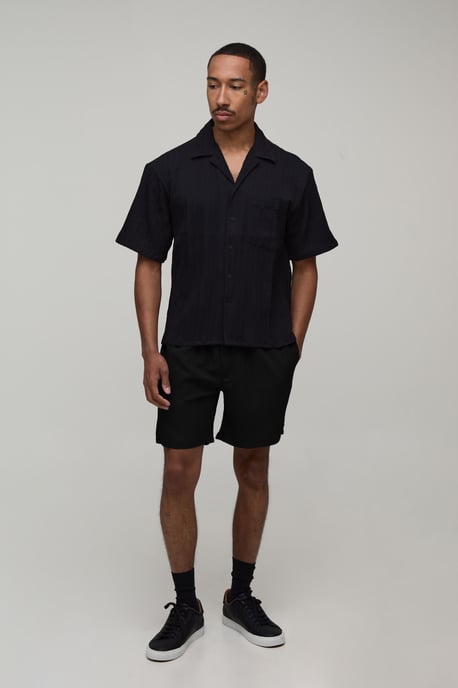 Textured Pleated Relaxed Fit Shorts - Image 4