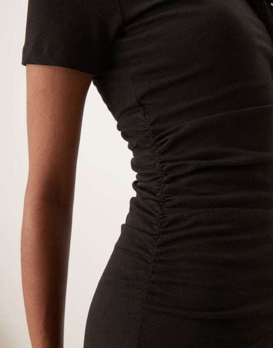 ASOS DESIGN rynkad t-shirt midiklänning i svart - Image 3