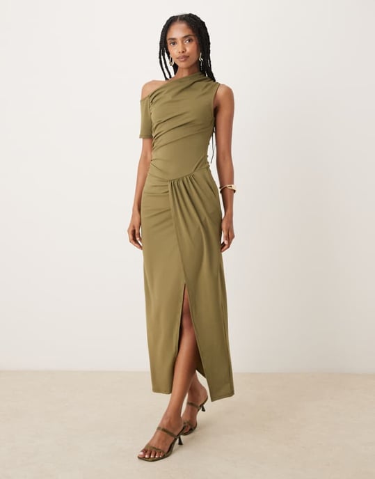 ASOS DESIGN midiklänning med fallande axel och tvistdetalj i olivgrön - Image 1