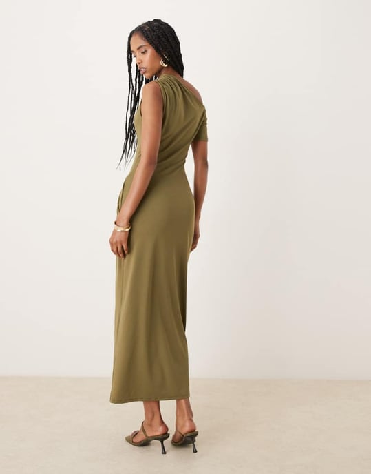 ASOS DESIGN midiklänning med fallande axel och tvistdetalj i olivgrön - Image 3
