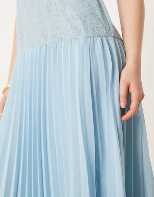 ASOS DESIGN spetsliv plisserad kjol midiklänning i isig blå - Image 3