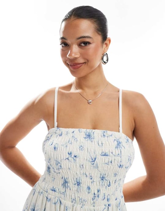 Hollister strapless drop waist panelled midiklänning i blått blommönster - Image 2
