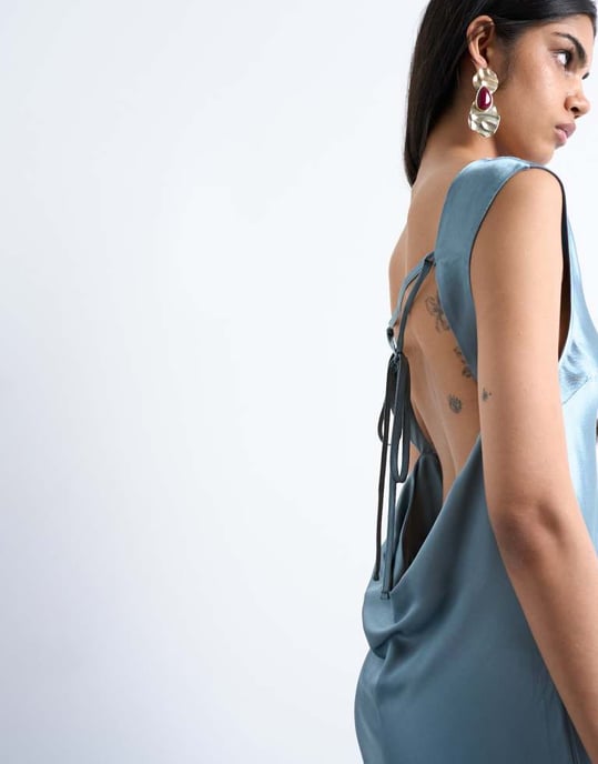 Topshop öppen rygg satin midi klänning i skiffer - Image 4