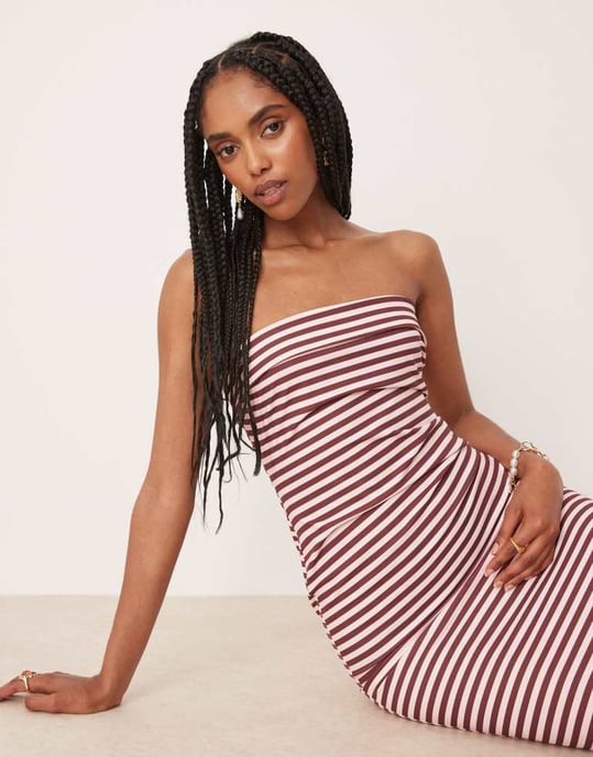 ASOS DESIGN bandeau veckad midiklänning i brunt och rosa randigt - Image 2