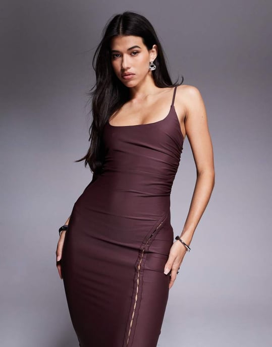 ASOS DESIGN aktivkläder chokknäppning och ögla midi klänning i brun - Image 2