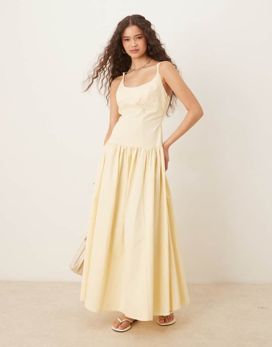 ASOS DESIGN premium midiklänning med axelband och sömdetaljer i buttermilk - Image 1