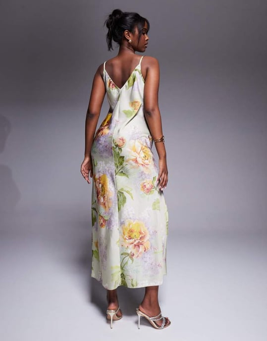 ASOS DESIGN satin v-ringad midaxi-klänning med sömdetaljer och sprund i grön blommig tryck - Image 2