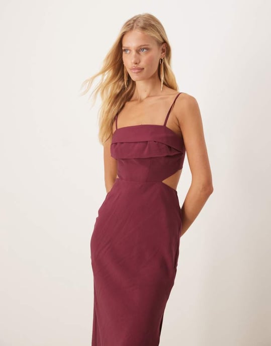 ASOS DESIGN klänning med vikta bystdetaljer och cut-out i körsbärsröd - Image 2