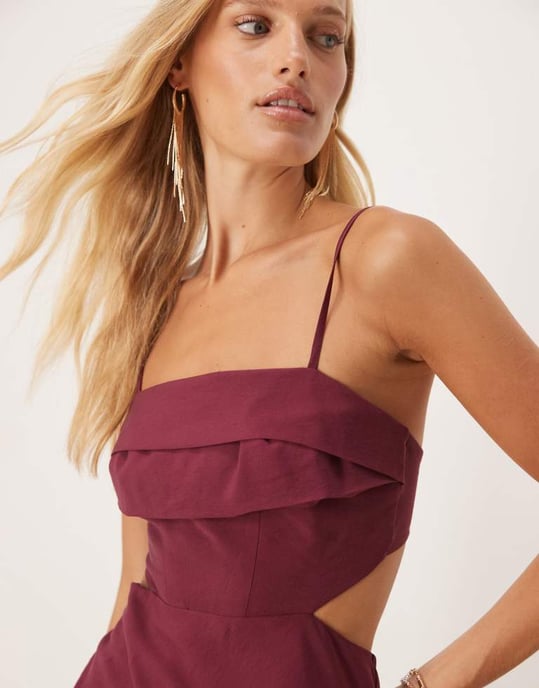 ASOS DESIGN klänning med vikta bystdetaljer och cut-out i körsbärsröd - Image 3