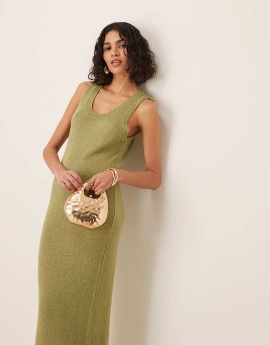 ASOS DESIGN stickad klänning med rundad hals i struktur midaxi i grön - Image 4